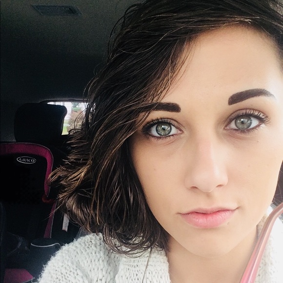 Meet your Posher, Katelyne - Picture 1 of 1